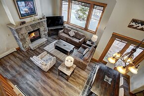 Spacious, Updated Townhome With Private Garage 3 Bedroom Condo