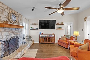 Dean's Retreat At Georgetown 3 Bedroom Dean's Retreat in Georgetown Sp