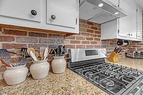 Dean's Retreat At Georgetown 3 Bedroom Dean's Retreat in Georgetown Sp