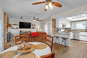 Dean's Retreat At Georgetown 3 Bedroom Dean's Retreat in Georgetown Sp