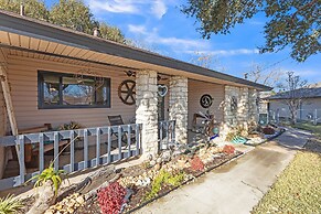 Dean's Retreat At Georgetown 3 Bedroom Dean's Retreat in Georgetown Sp