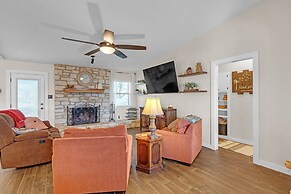 Dean's Retreat At Georgetown 3 Bedroom Dean's Retreat in Georgetown Sp