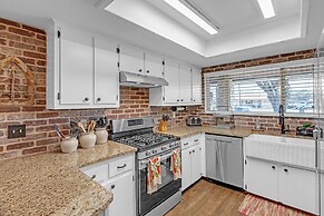 Dean's Retreat At Georgetown 3 Bedroom Dean's Retreat in Georgetown Sp