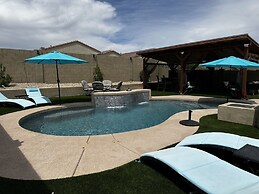 Desert Oasis W/ Pool & Stunning Mountain Views 4 Bedroom Home