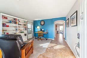 Desert Oasis W/ Pool & Stunning Mountain Views 4 Bedroom Home