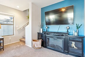 Desert Oasis W/ Pool & Stunning Mountain Views 4 Bedroom Home