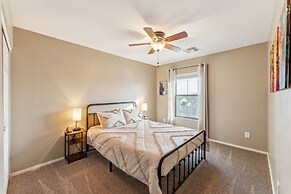 Desert Oasis W/ Pool & Stunning Mountain Views 4 Bedroom Home