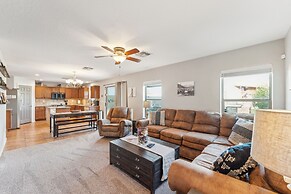 Desert Oasis W/ Pool & Stunning Mountain Views 4 Bedroom Home