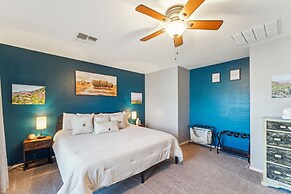 Desert Oasis W/ Pool & Stunning Mountain Views 4 Bedroom Home