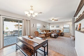 Desert Oasis W/ Pool & Stunning Mountain Views 4 Bedroom Home
