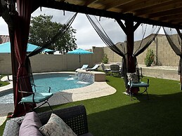 Desert Oasis W/ Pool & Stunning Mountain Views 4 Bedroom Home