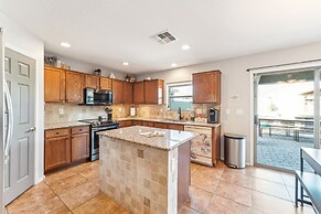 Desert Oasis W/ Pool & Stunning Mountain Views 4 Bedroom Home