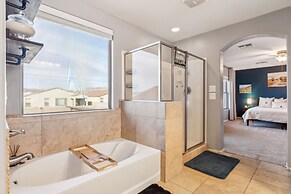 Desert Oasis W/ Pool & Stunning Mountain Views 4 Bedroom Home