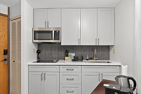 Chic Dt Honolulu Executive Condo 1 Bedroom Condo