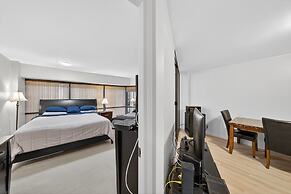 Chic Dt Honolulu Executive Condo 1 Bedroom Condo