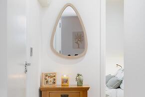 Deluxe 1 Bed Apartment, London