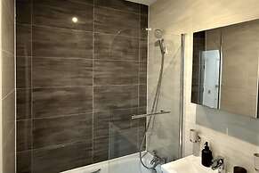 Deluxe 1 Bed Apartment, London