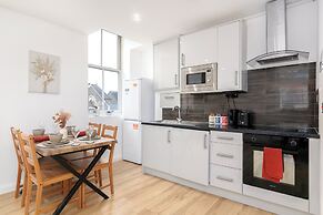 Deluxe 1 Bed Apartment, London