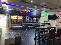 Aotel Hotels & Suites (Ojota)