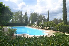 Cottage in Tuscany With Private Pool & Wine