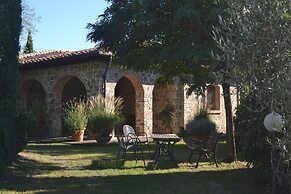 Cottage in Tuscany With Private Pool & Wine