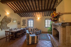 Cottage in Tuscany With Private Pool & Wine
