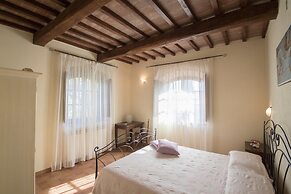 Cottage in Tuscany With Private Pool & Wine