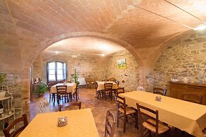Cottage in Tuscany With Private Pool & Wine