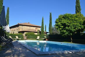 Cottage in Tuscany With Private Pool & Wine