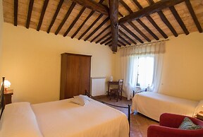 Cottage in Tuscany With Private Pool & Wine