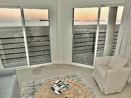 Beachfront Estate - LB Peninsula