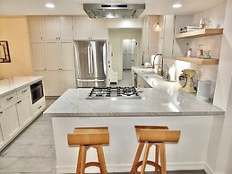 Beachfront Estate - LB Peninsula
