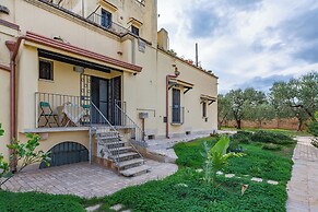 Nella Apartment With Pool