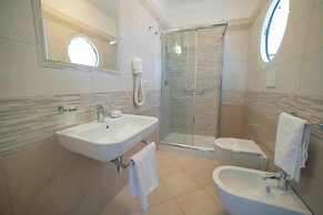 Le Onde Apartment 6 With Pool and Sea