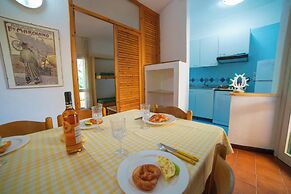 Alba Apartment With Pool and Sea