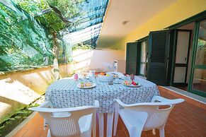 Alba Apartment With Pool and Sea