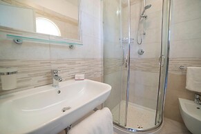 Le Onde Apartment 3 With Pool and Sea