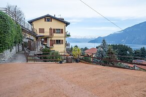Limonta Breathless View