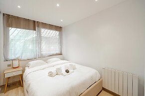 Renovated apt With Parking & Terrace - Palm Beach