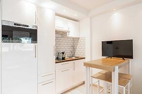 Renovated apt With Parking & Terrace - Palm Beach