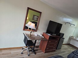 Economy Inn & Suites
