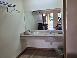 Economy Inn & Suites