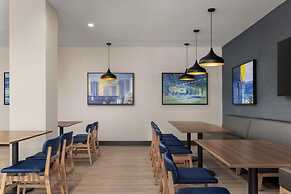 Hyatt House Mississauga / Airport Corporate Centre