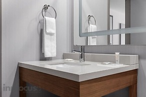 Hyatt House Mississauga / Airport Corporate Centre