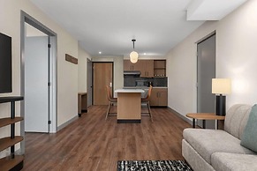 Hyatt House Mississauga / Airport Corporate Centre