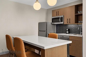 Hyatt House Mississauga / Airport Corporate Centre