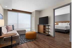 Hyatt House Mississauga / Airport Corporate Centre