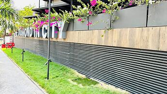 Elite Luxury Suites at Diamond in City