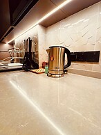 Elite Luxury Suites at Diamond in City