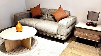 Elite Luxury Suites at Diamond in City